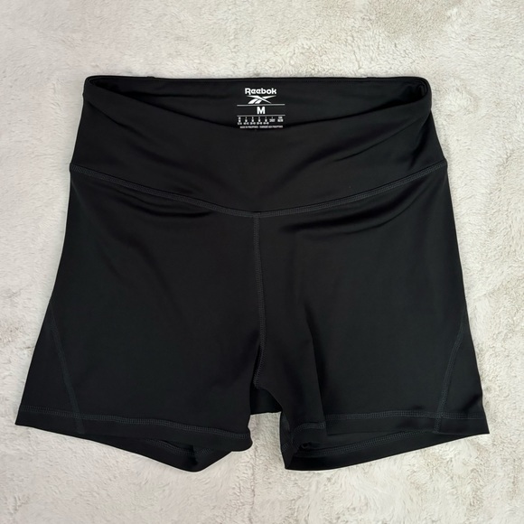 REEBOK Size M workout shorts - Picture 4 of 4